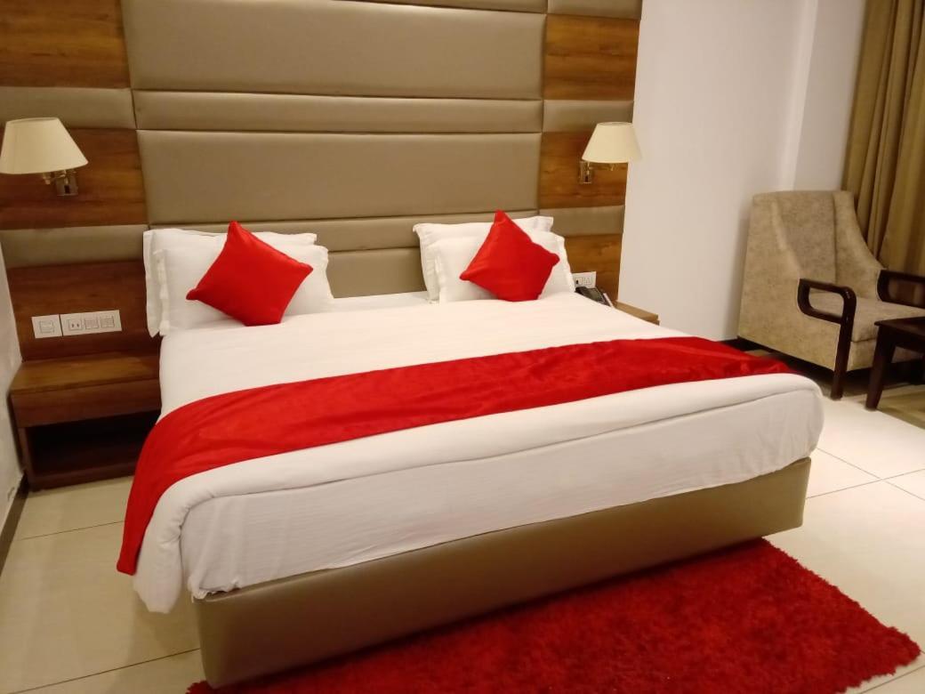 Hotel Green Orchid Udhampur Екстер'єр фото
